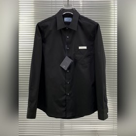 Мужская рубашка PRADA Очень сдержанный стиль, но когда другие зам
