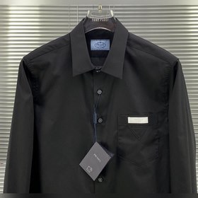 Мужская рубашка PRADA Очень сдержанный стиль, но когда другие зам