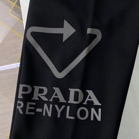 Классические брюки с логотипом бренда Prada Ткань изготовлена зак