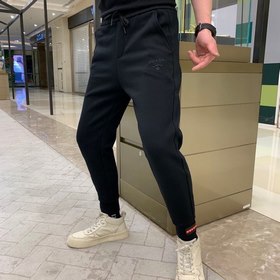 Классические брюки с логотипом бренда Prada Ткань изготовлена зак