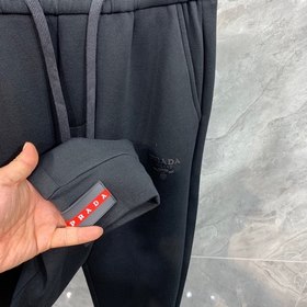 Классические брюки с логотипом бренда Prada Ткань изготовлена зак