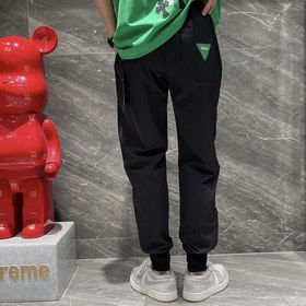 Классические брюки с логотипом бренда Prada Ткань изготовлена зак