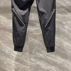 Классические брюки с логотипом бренда Prada Ткань изготовлена зак