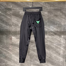 Классические брюки с логотипом бренда Prada Ткань изготовлена зак