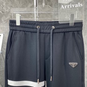 Классические брюки с логотипом бренда Prada Ткань изготовлена зак