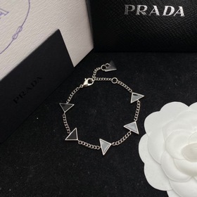 PRADA Черный треугольный браслет с логотипом, элегантный изящный,