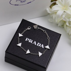 PRADA Белый треугольный браслет с логотипом, элегантный стиль, s9