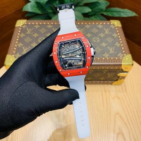 Классическая модель, доступны товары высокого или стандартного ка