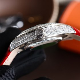 Самая классическая серия Rolex Submariner прошла повторную модифи