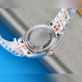 Женские часы Rolex ① Корпус размером 28 мм, изготовленный из нерж