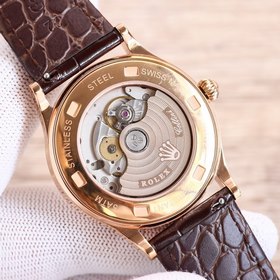 ROLEX Серия Cellini Многофункциональные часы 1. Оснащен оригина