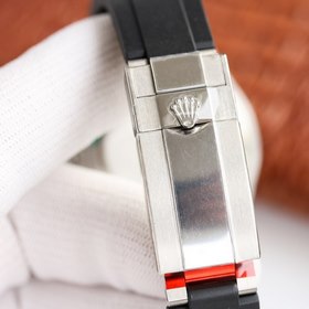 Rolex Yacht-Master 116655  Новая версия ремешка имеет рельефную 