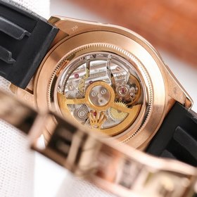 ROLEX Rolex Cosmograph Daytona Известен своей точностью и превос