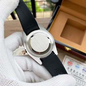 Самая классическая серия Rolex Submariner прошла повторную модифи
