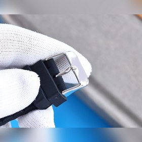 Серия Rolex Submariner оснащена японским механизмом (без обратног