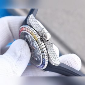 Самая классическая серия Rolex Submariner прошла повторную модифи