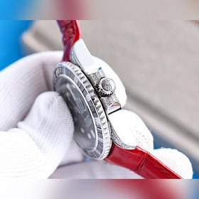 Самая классическая серия Rolex Submariner прошла повторную модифи