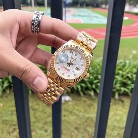 Часы Rolex серии Datejust оснащены импортным механизмом 2813. Нек