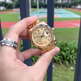 Часы Rolex серии Datejust оснащены импортным механизмом 2813. Нек