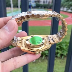 Часы Rolex серии Datejust оснащены импортным механизмом 2813. Нек