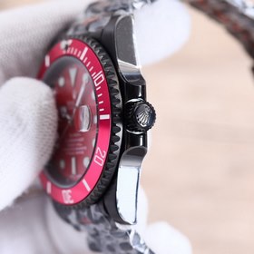 Самые популярные модели Rolex в зеленом и черном цветах объединен