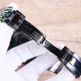 Совместная коллекция BLAKEN и Rolex： зеленый и черный «водолаз» в