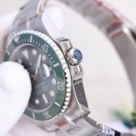 Часы Rolex Submariner с большим циферблатом и крупными штрихами 