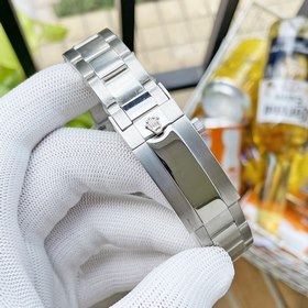 Самая классическая серия Rolex Submariner прошла повторную модифи