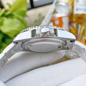 Самая классическая серия Rolex Submariner прошла повторную модифи