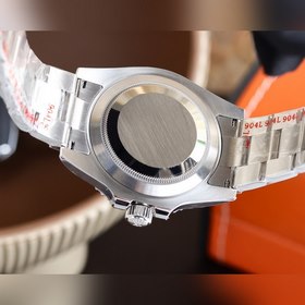 Rolex Submariner 41 мм с новым корпусом Серия Rolex Submariner ос