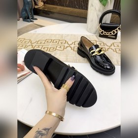 Stuart Weitzman Изящные туфлиз кожи с жемчужной пряжкой и больши