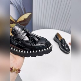 Стюарт Вайцман (Stuart Weitzman) — ультралегкие ботинки на резино