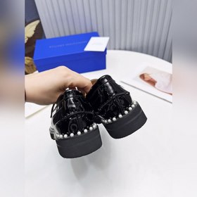 Стюарт Вайцман (Stuart Weitzman) — ультралегкие ботинки на резино