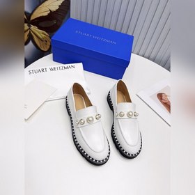 Стюарт Вайцман (Stuart Weitzman) — ультралегкие ботинки с резинов