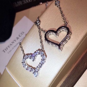 TIFFANY&CO. Колье «Любовь» Форма виде сердца, выбор бриллиант