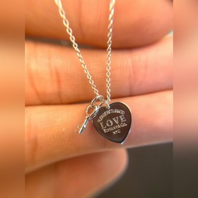 Tiffany Two серия Сердцевидный ключ на цепочке Изготовлено из вы