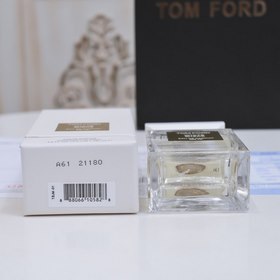 Название бренда： TOM FORD Темный мускус Парфюм Объем： 100 мл Упак
