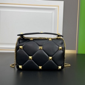 Valentino Garavani Roman Stud, сумка из кожи нап с цепочкой и кру