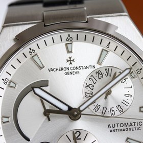 Мультифункциональные часы Vacheron Constantin Overseas： элегантно
