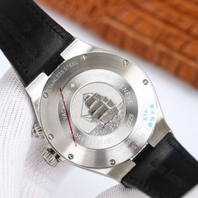 Мультифункциональные часы Vacheron Constantin Overseas： элегантно