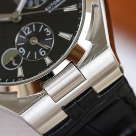 Мультифункциональные часы Vacheron Constantin Overseas： элегантно