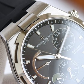 Мультифункциональные часы Vacheron Constantin Overseas： элегантно