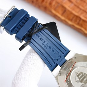 Мультифункциональные часы Vacheron Constantin Overseas： элегантно