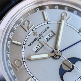 Часы с лунным календарем от Vacheron Constantin. Артикул： 4000E /
