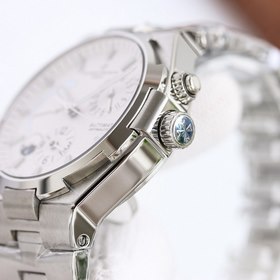 Мультифункциональные часы Vacheron Constantin Overseas： элегантно