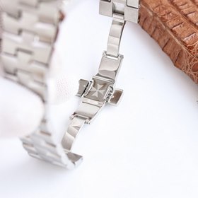 Мультифункциональные часы Vacheron Constantin Overseas： элегантно