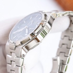 Мультифункциональные часы Vacheron Constantin Overseas： элегантно