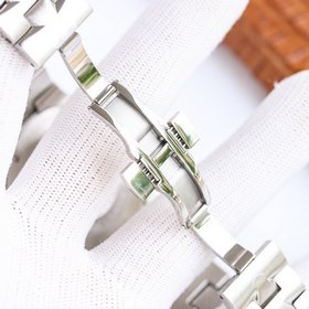 Мультифункциональные часы Vacheron Constantin Overseas： элегантно