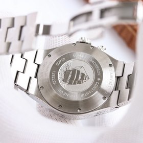 Мультифункциональные часы Vacheron Constantin Overseas： элегантно