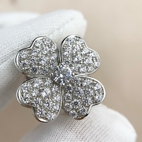 Van Cleef & Arpels Sweet Alhambra серьги с бриллиантами в фор